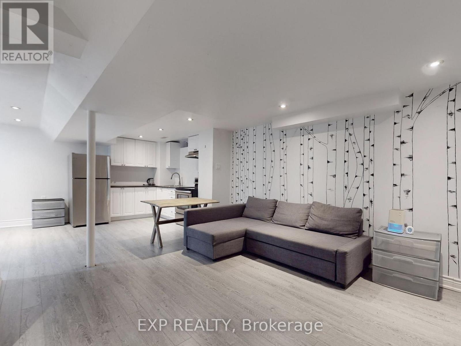 98 Lowther Avenue, Richmond Hill, Ontario  L4E 4P3 - Photo 6 - N12634778