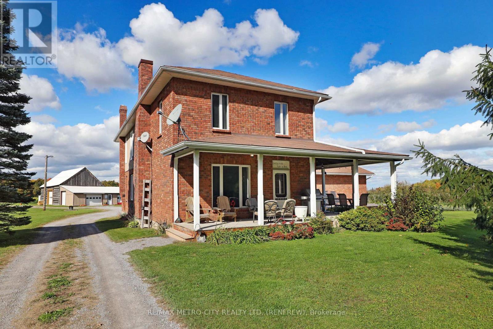 704 CLIFFORD SIDE ROAD, McNab/Braeside, Ontario