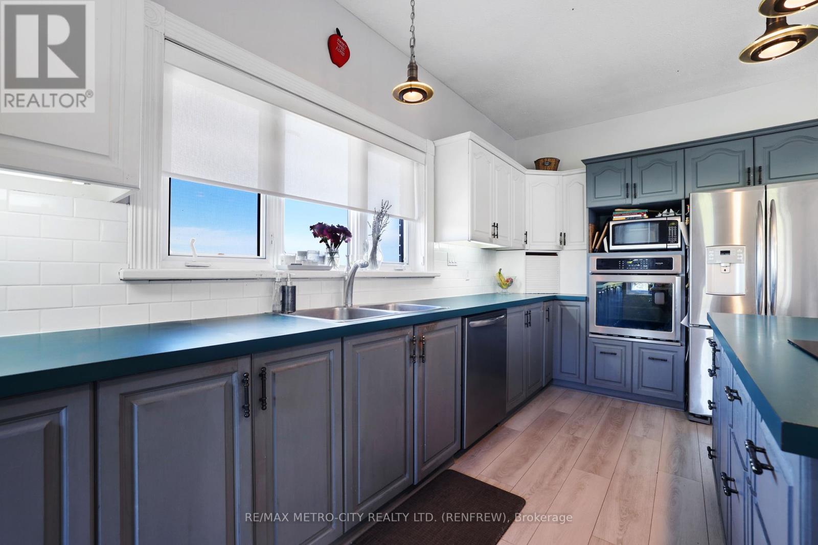 704 Clifford Side Road, Mcnab/braeside, Ontario  K7V 3Z4 - Photo 12 - X12641286