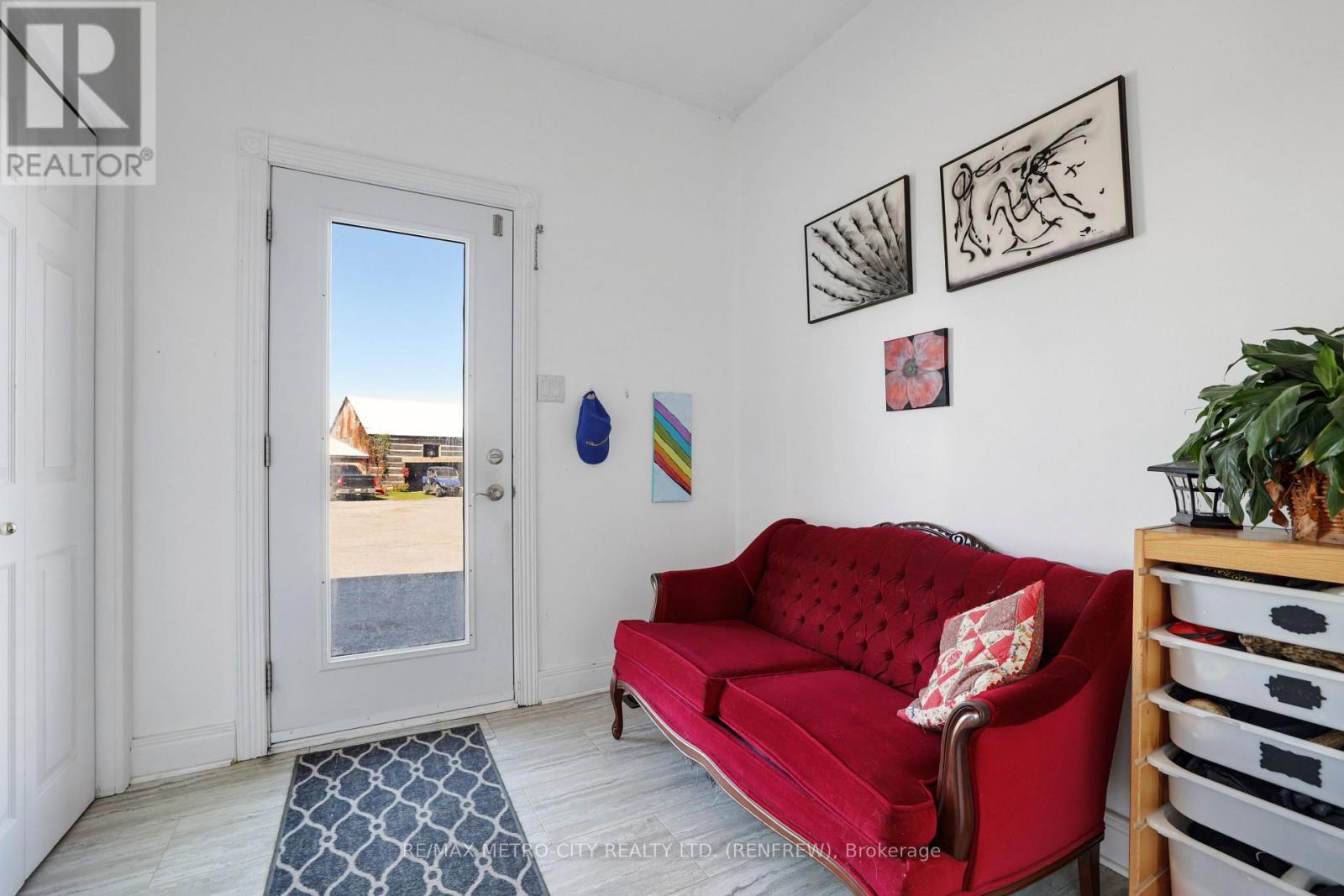 704 Clifford Side Road, Mcnab/braeside, Ontario  K7V 3Z4 - Photo 13 - X12641286