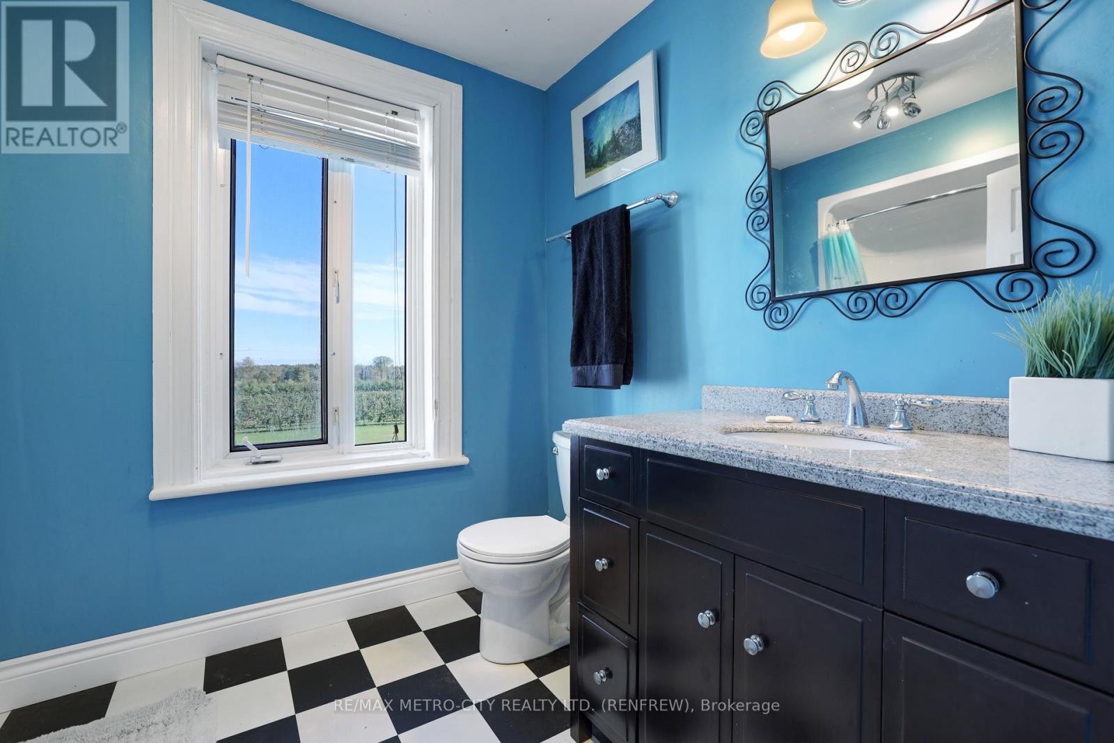 704 Clifford Side Road, Mcnab/braeside, Ontario  K7V 3Z4 - Photo 24 - X12641286