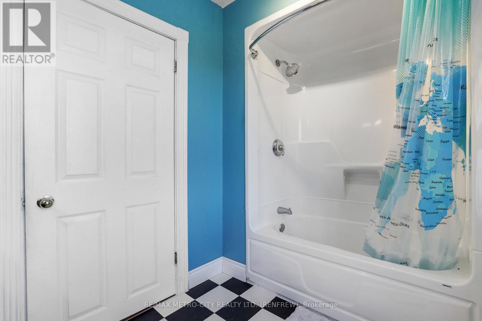 704 Clifford Side Road, Mcnab/braeside, Ontario  K7V 3Z4 - Photo 25 - X12641286