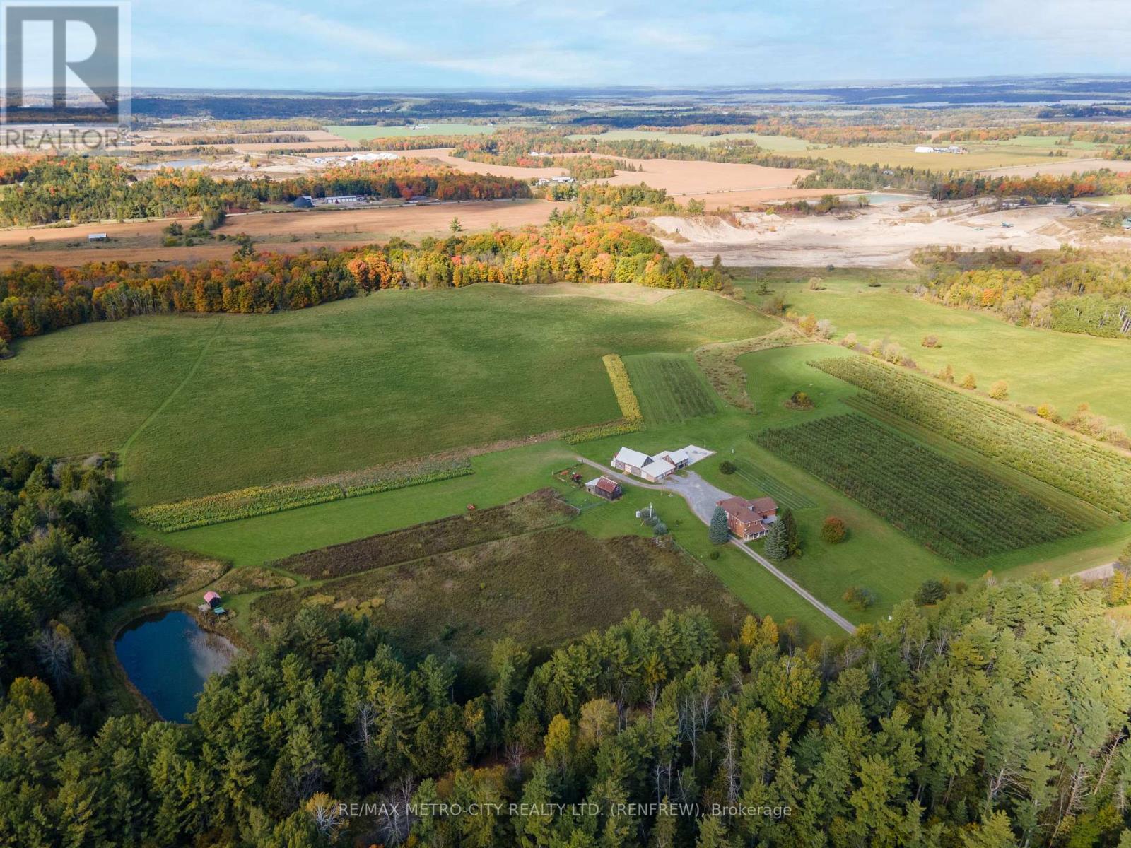 704 Clifford Side Road, Mcnab/braeside, Ontario  K7V 3Z4 - Photo 41 - X12641286