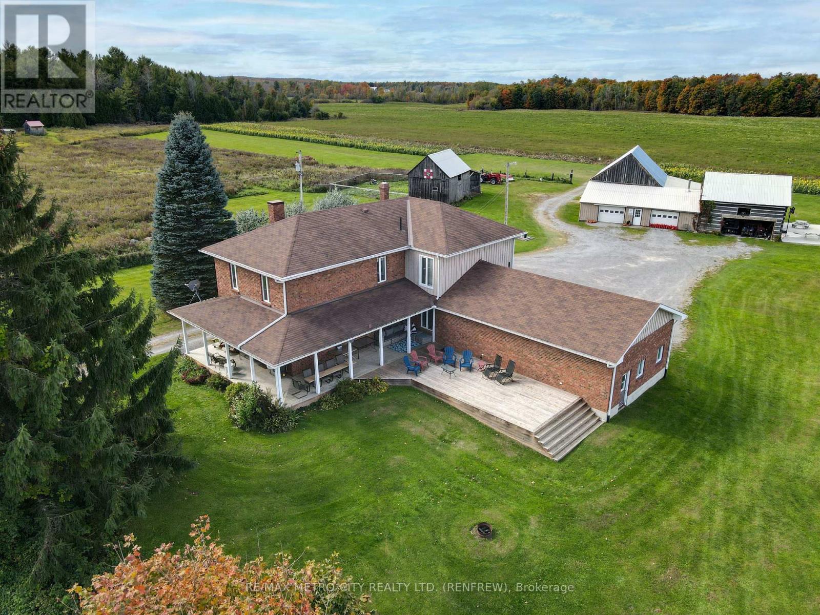 704 Clifford Side Road, Mcnab/braeside, Ontario  K7V 3Z4 - Photo 45 - X12641286