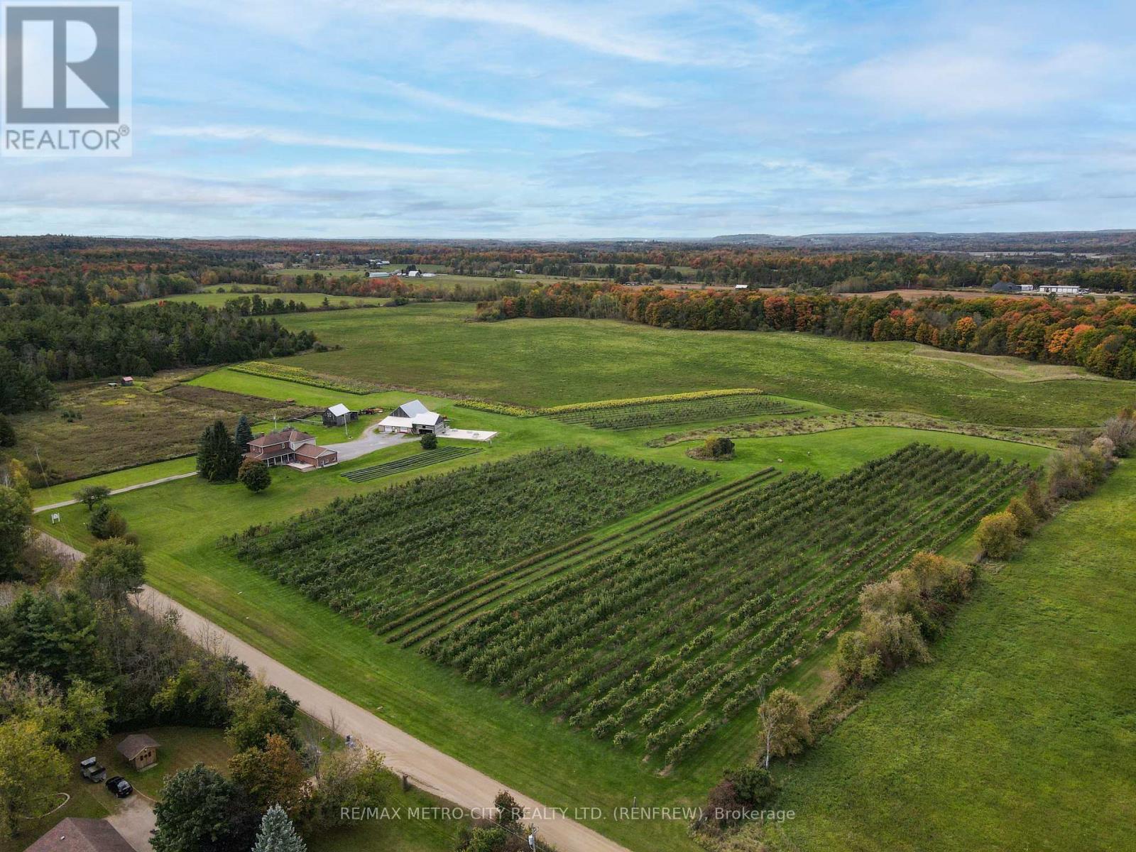 704 Clifford Side Road, Mcnab/braeside, Ontario  K7V 3Z4 - Photo 47 - X12641286