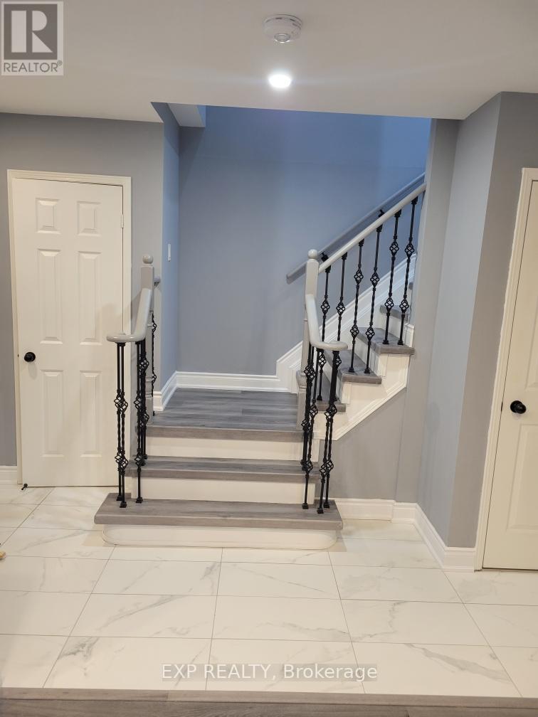 129 Lent Crescent, Brampton, Ontario  L6Y 5E5 - Photo 9 - W12640040