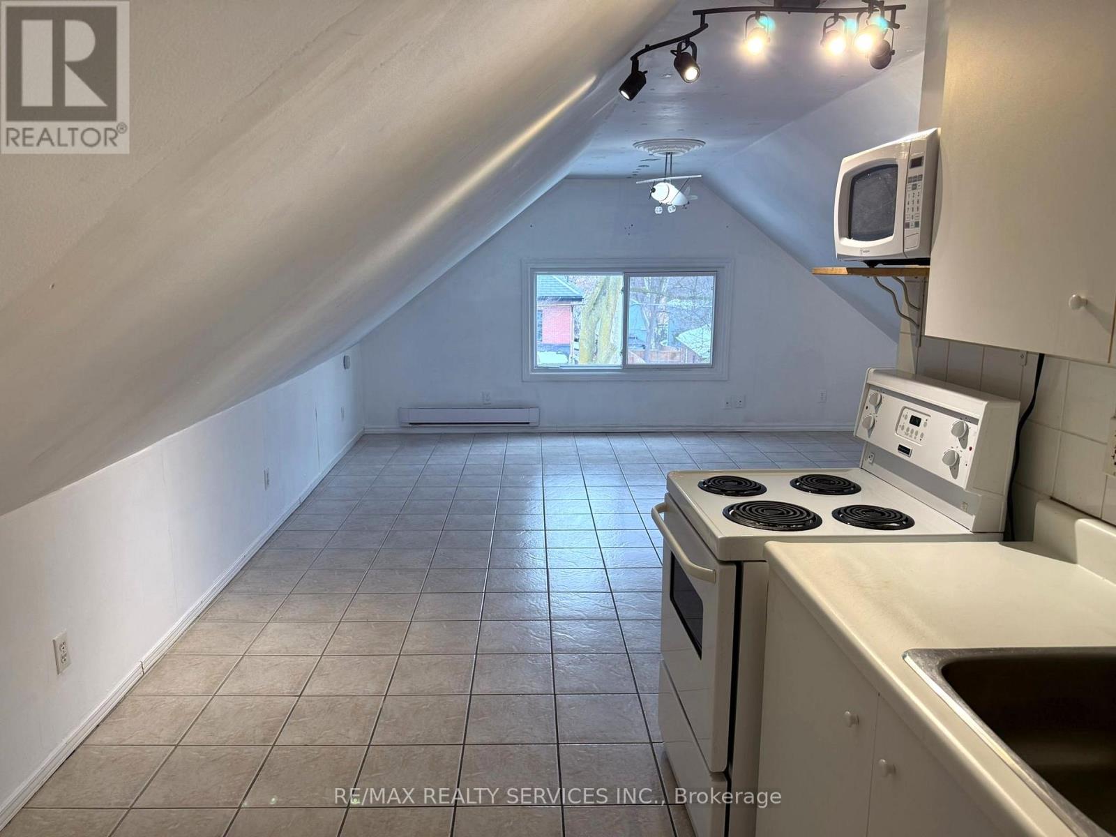 97 Mill Street N, Brampton, Ontario  L6X 1T7 - Photo 34 - W12641104