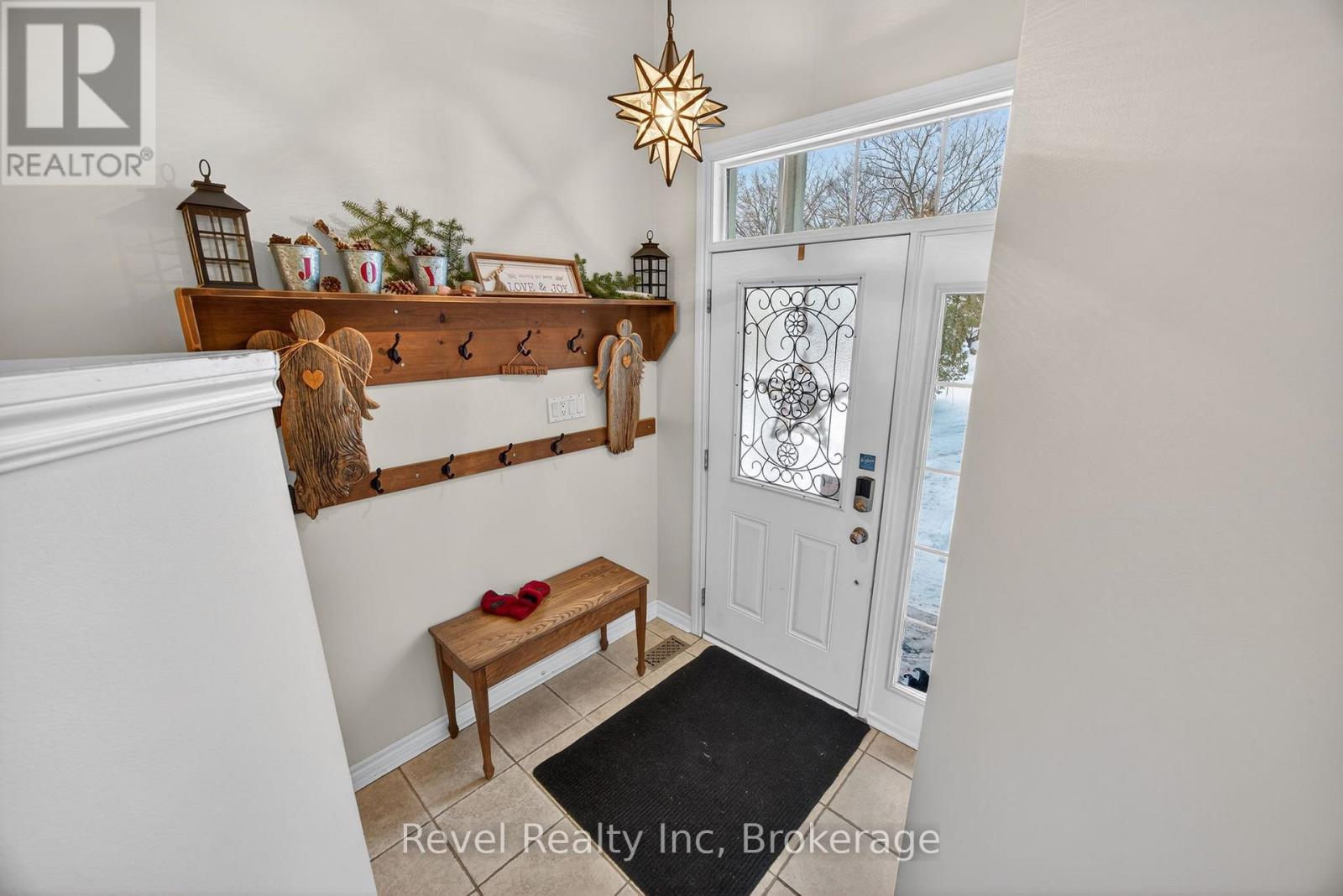 61 Rue Vanier, Tiny, Ontario L9M 0J2 - Photo 2 - S12641284