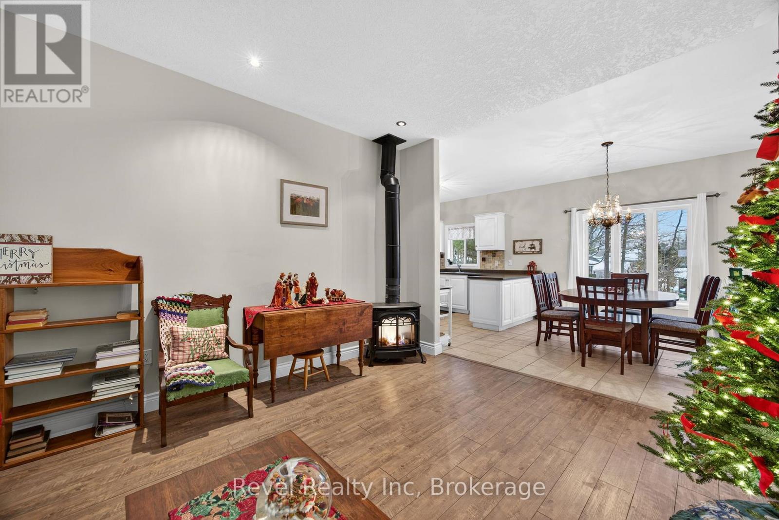 61 Rue Vanier, Tiny, Ontario L9M 0J2 - Photo 7 - S12641284