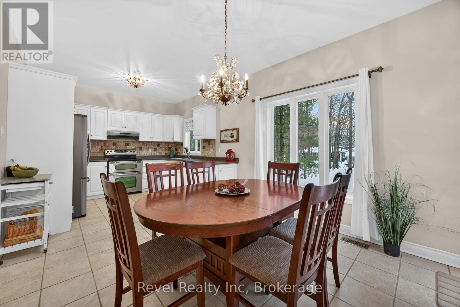 61 Rue Vanier, Tiny, Ontario L9M 0J2 - Photo 9 - S12641284