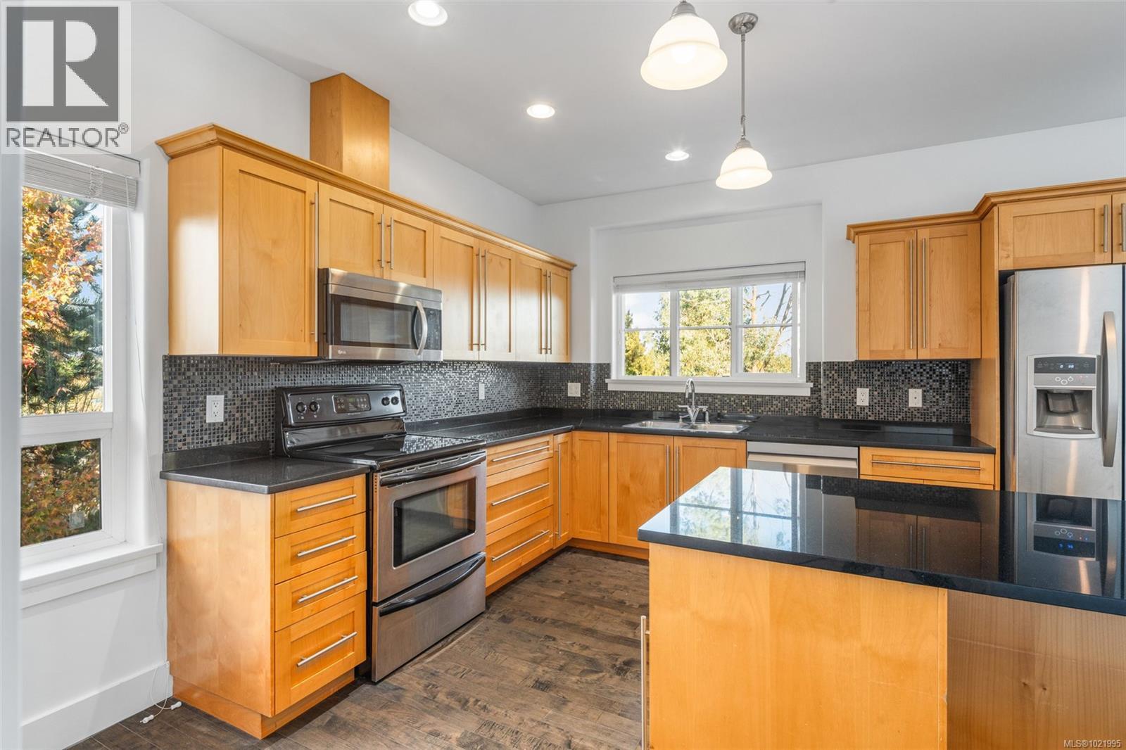 307 3915 Carey Rd, Saanich, British Columbia  V8Z 1Z6 - Photo 13 - 1021995