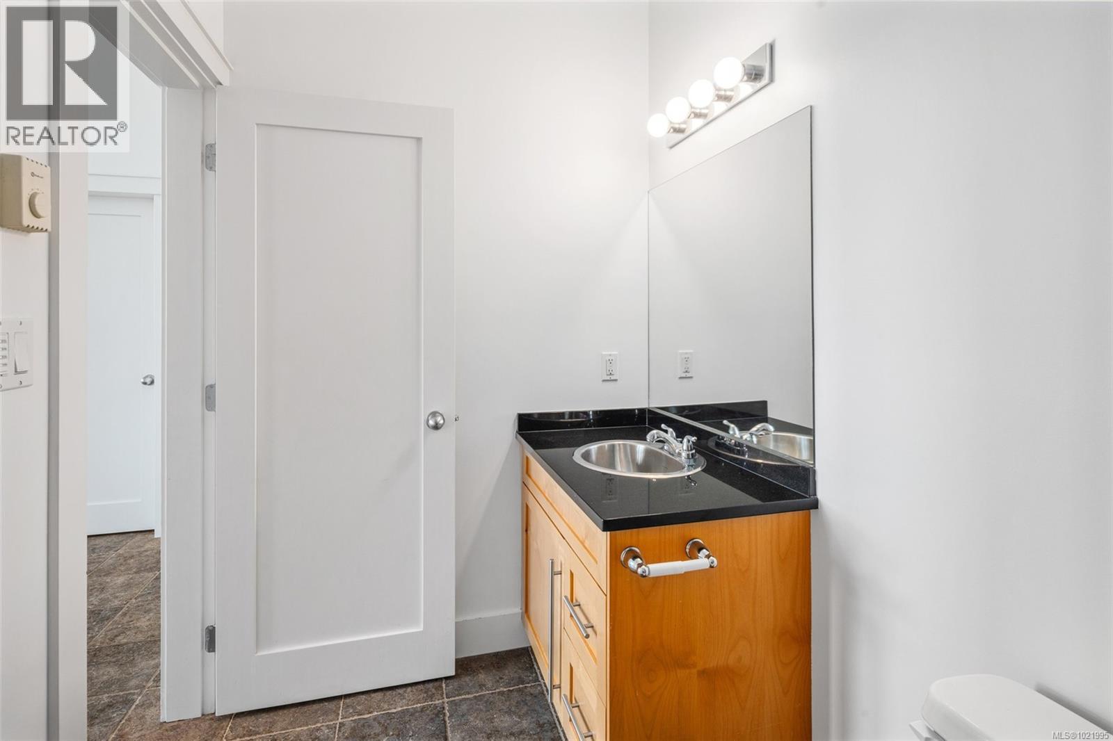 307 3915 Carey Rd, Saanich, British Columbia  V8Z 1Z6 - Photo 18 - 1021995