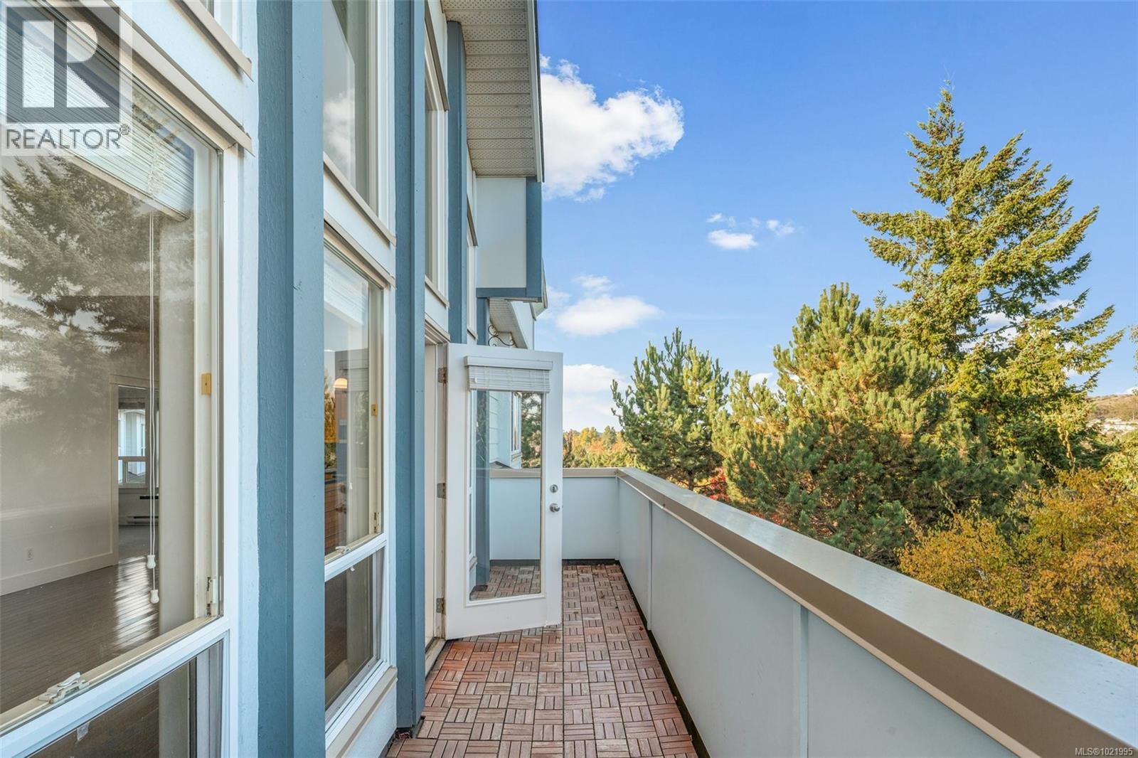 307 3915 Carey Rd, Saanich, British Columbia  V8Z 1Z6 - Photo 25 - 1021995