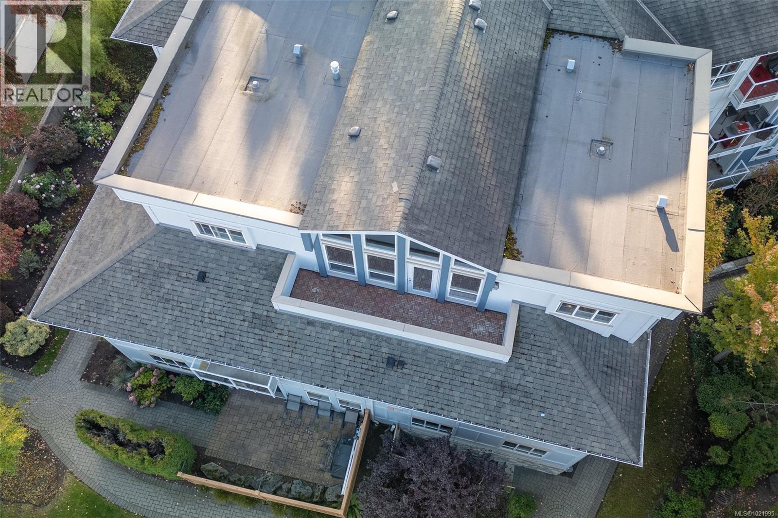 307 3915 Carey Rd, Saanich, British Columbia  V8Z 1Z6 - Photo 34 - 1021995