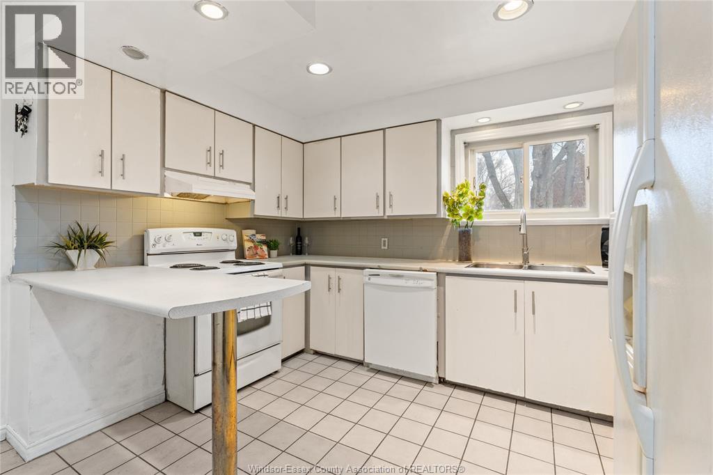 905 St Mary's, Windsor, Ontario N8S 2V1 - Photo 14 - 25031460
