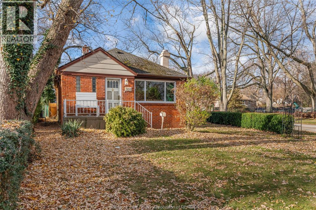 905 St Mary's, Windsor, Ontario N8S 2V1 - Photo 2 - 25031460