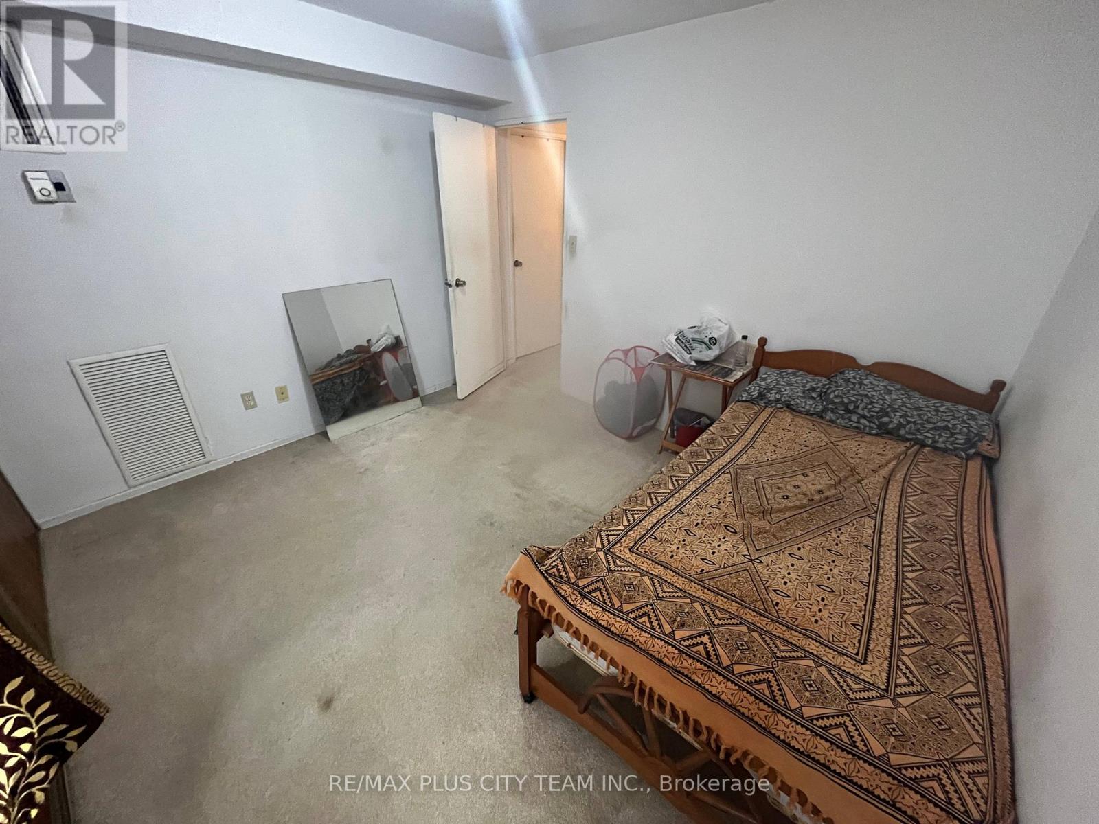 909 - 10 Edgecliff Golfway, Toronto, Ontario  M3C 3A3 - Photo 18 - C12641252