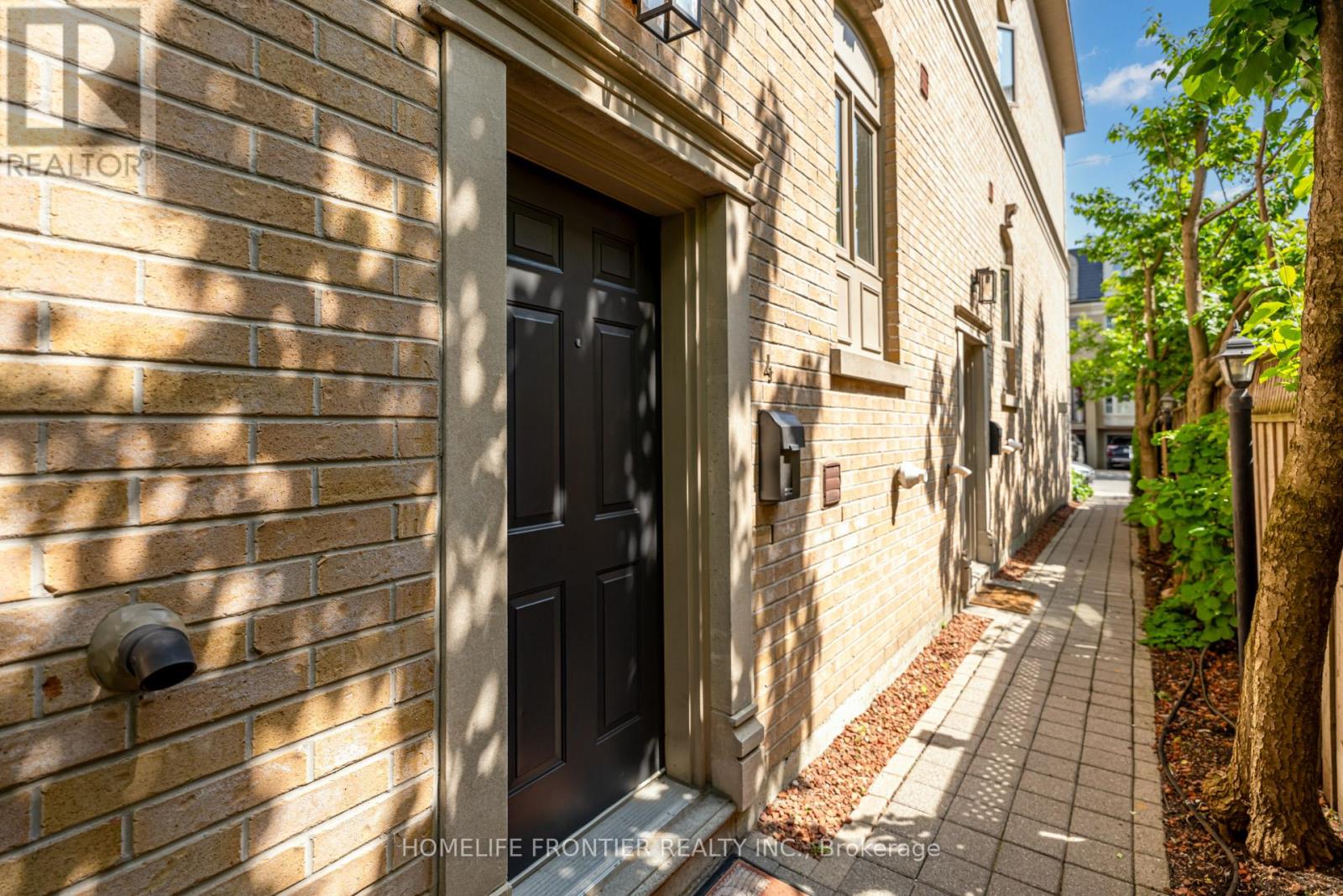 4 - 22 Balmoral Avenue, Toronto, Ontario  M4V 1J4 - Photo 4 - C12641274