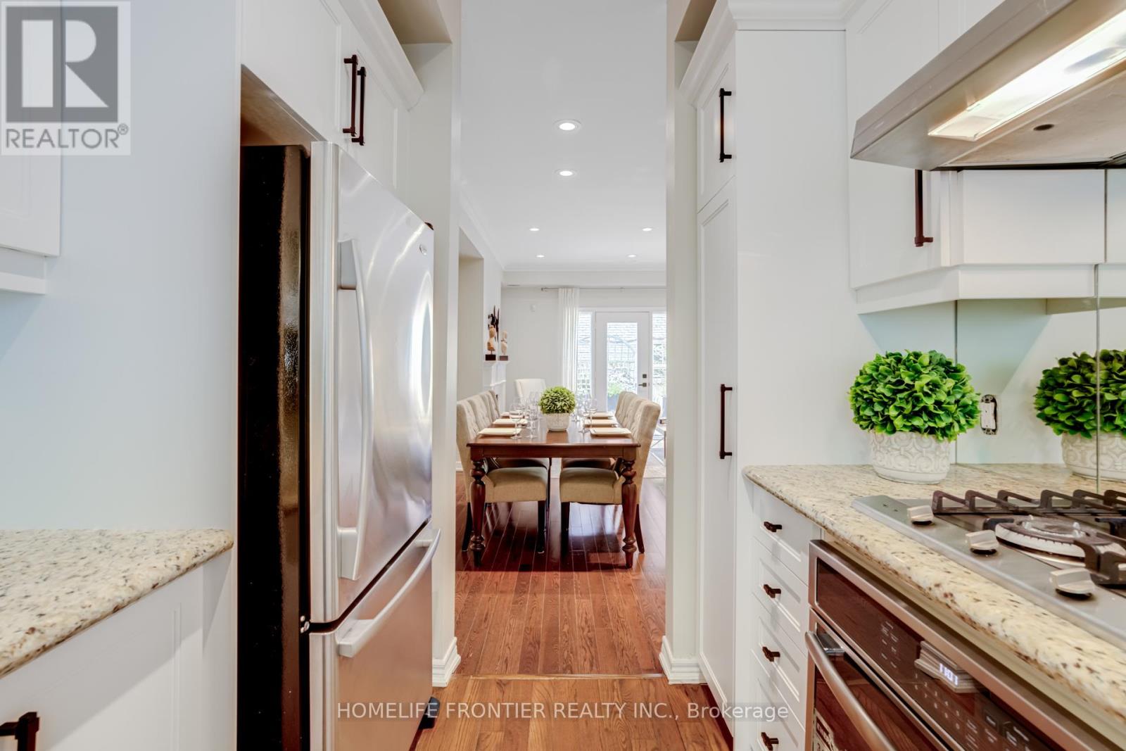 4 - 22 Balmoral Avenue, Toronto, Ontario  M4V 1J4 - Photo 9 - C12641274