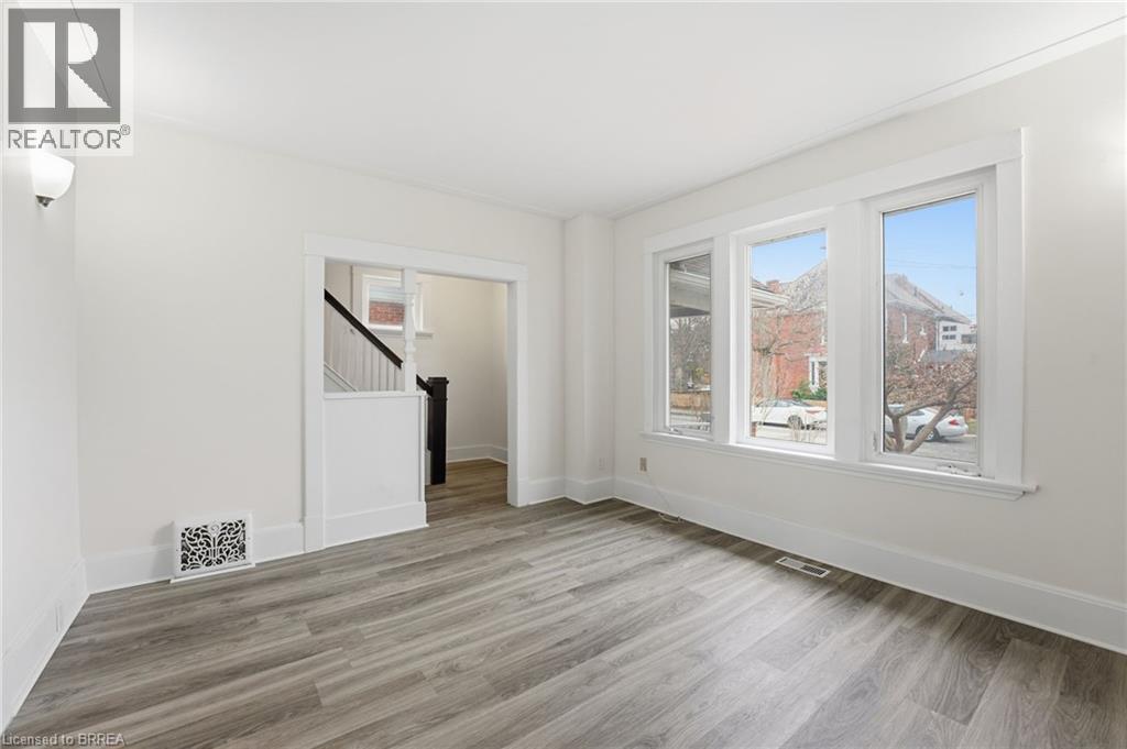 12 St James Street, Brantford, Ontario  N3T 3Z5 - Photo 6 - 40790821