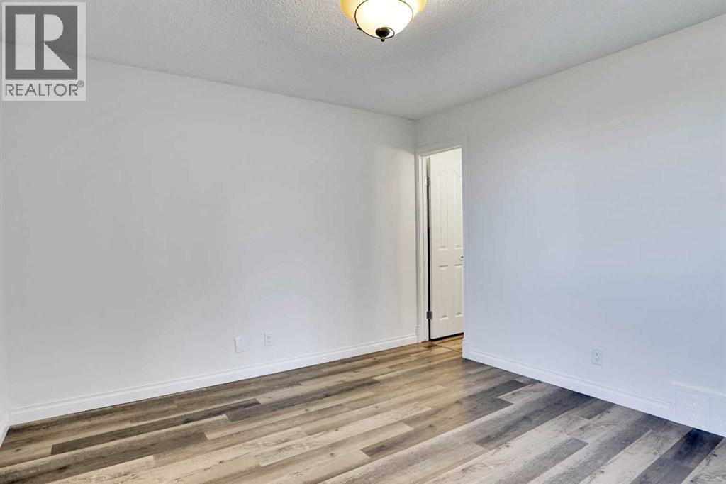 76 Coach Manor Rise Sw, Calgary, Alberta  T3H 1C4 - Photo 13 - A2272964