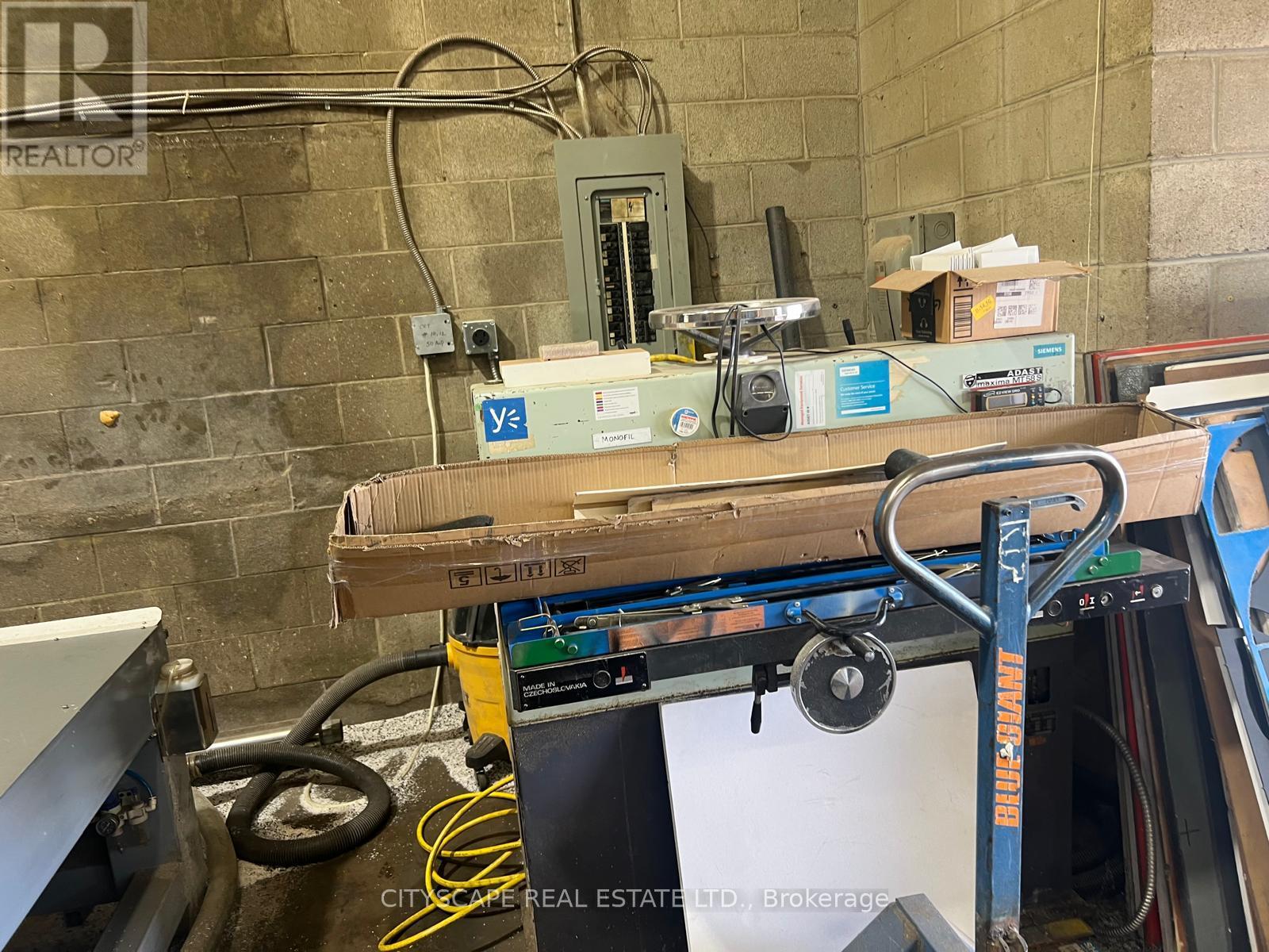 5 - 2430 Lucknow Drive, Mississauga, Ontario  L5S 1V3 - Photo 5 - W12639544