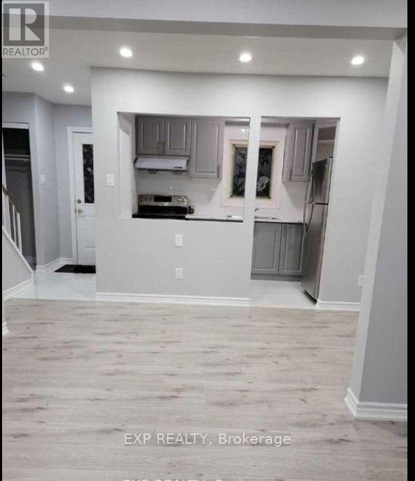 40 GLADSTONE SQUARE, Brampton, Ontario