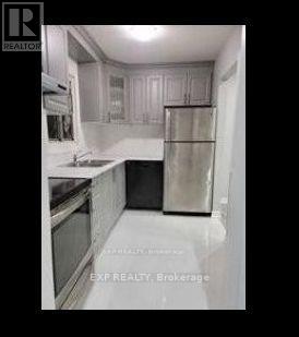 40 Gladstone Square, Brampton, Ontario  L6S 2H5 - Photo 3 - W12641156