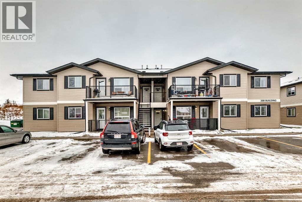 200, 8 Bayside Place, Strathmore, Alberta