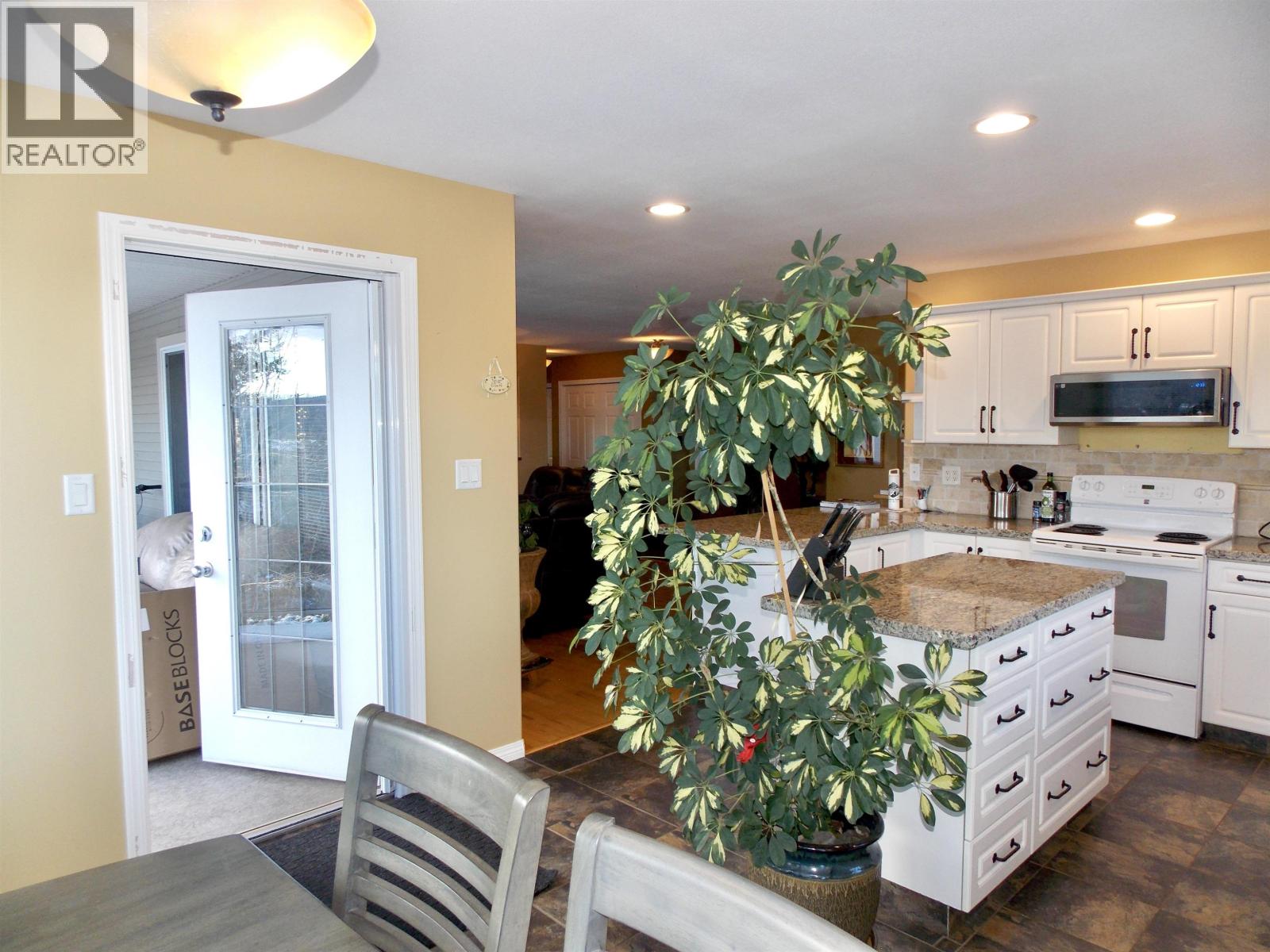 344 Mandarino Place, Williams Lake, British Columbia  V2G 5J1 - Photo 7 - R3071754