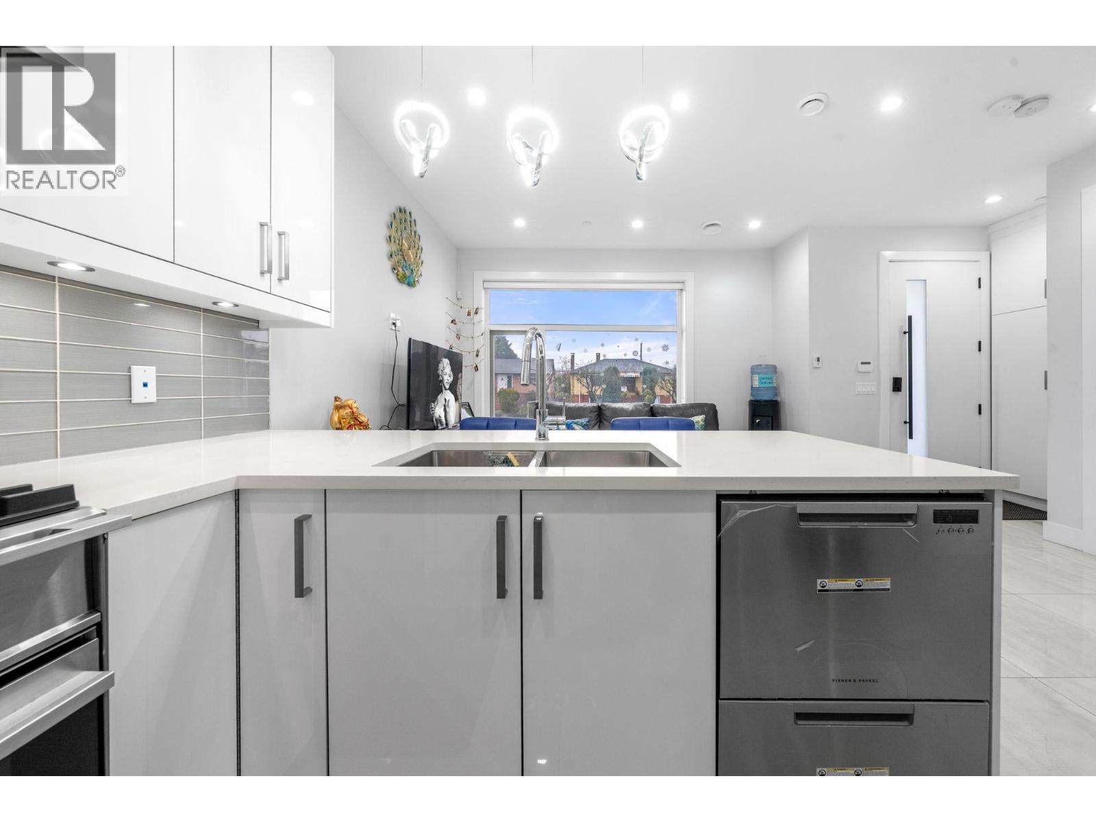 6751 Knight Street, Vancouver, British Columbia V5P 2W4 - Photo 14 - R3073739