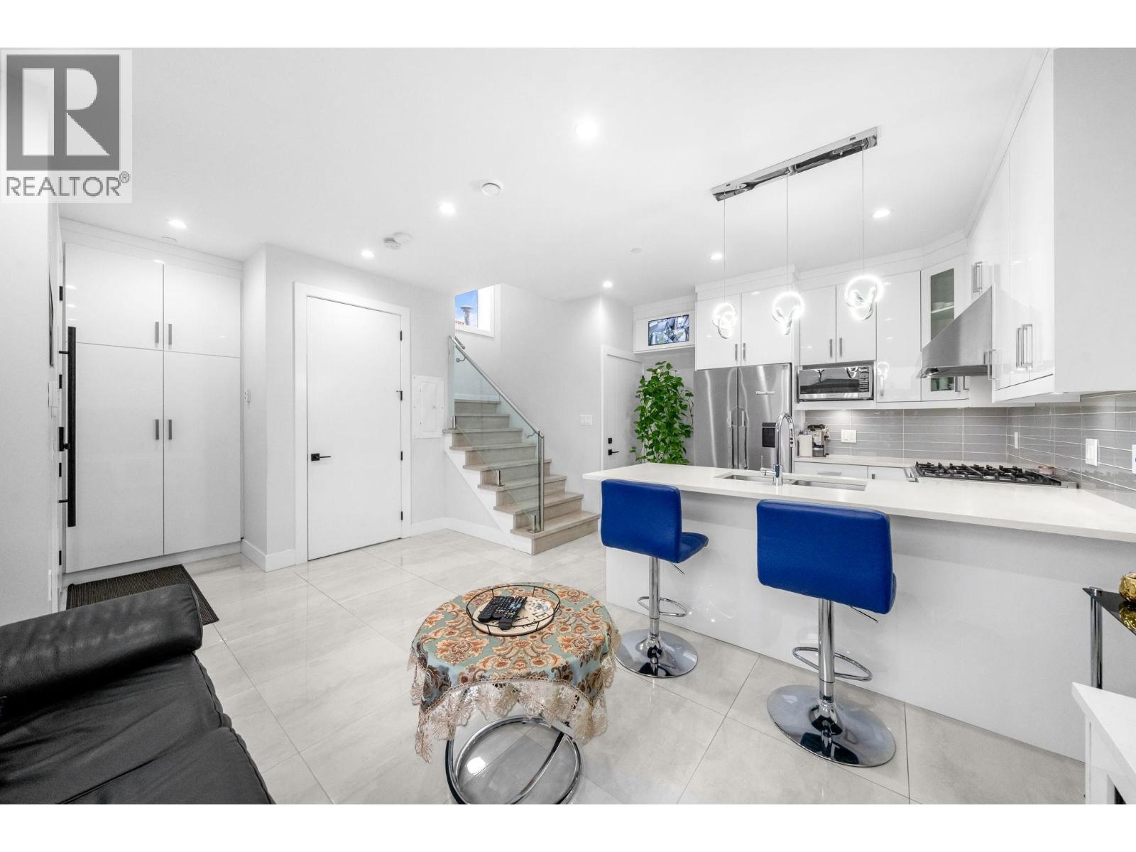 6751 Knight Street, Vancouver, British Columbia V5P 2W4 - Photo 7 - R3073739