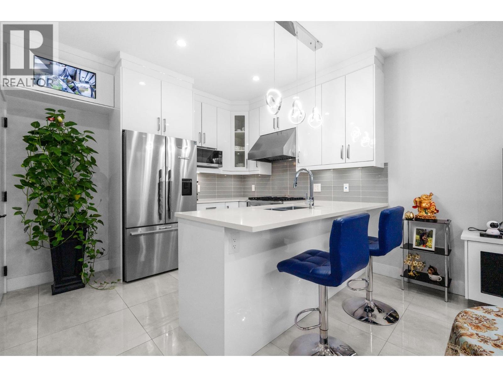 6751 Knight Street, Vancouver, British Columbia V5P 2W4 - Photo 10 - R3073739