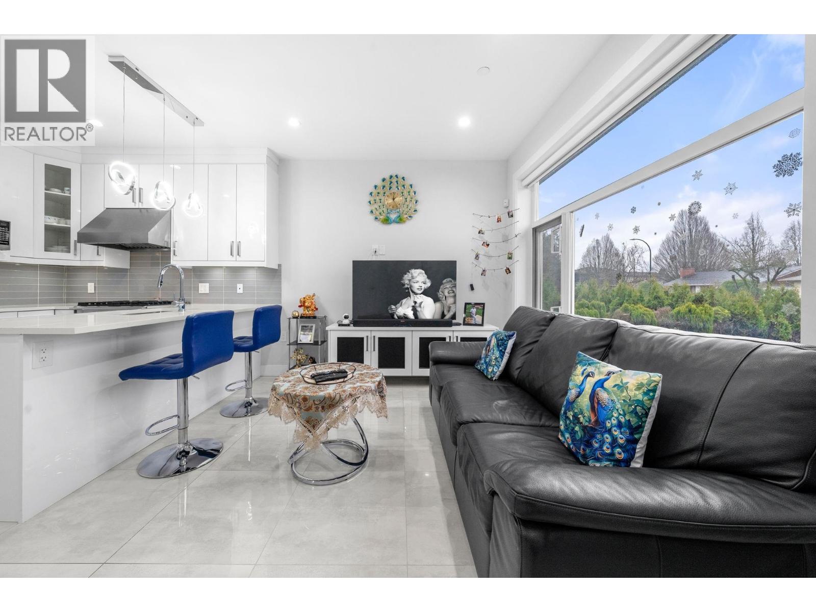 6751 Knight Street, Vancouver, British Columbia V5P 2W4 - Photo 3 - R3073739