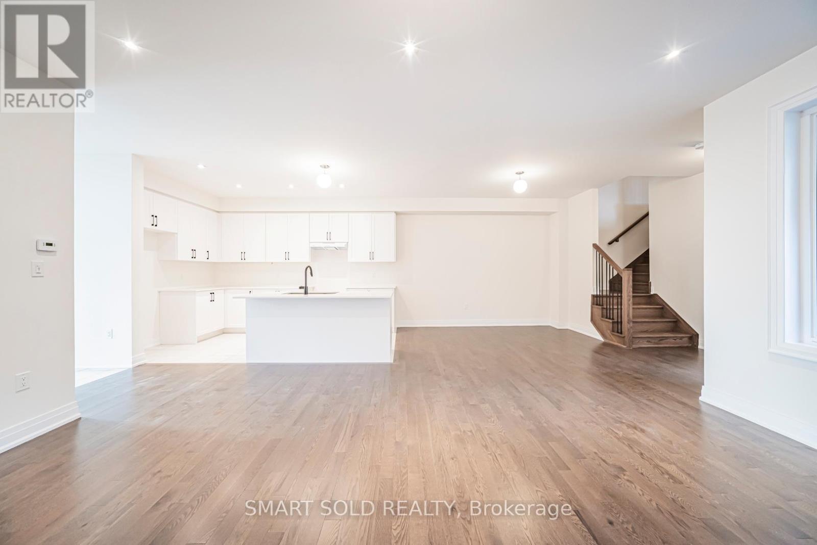 40 Mindanao Avenue, Markham, Ontario  L6C 3T5 - Photo 11 - N12641276