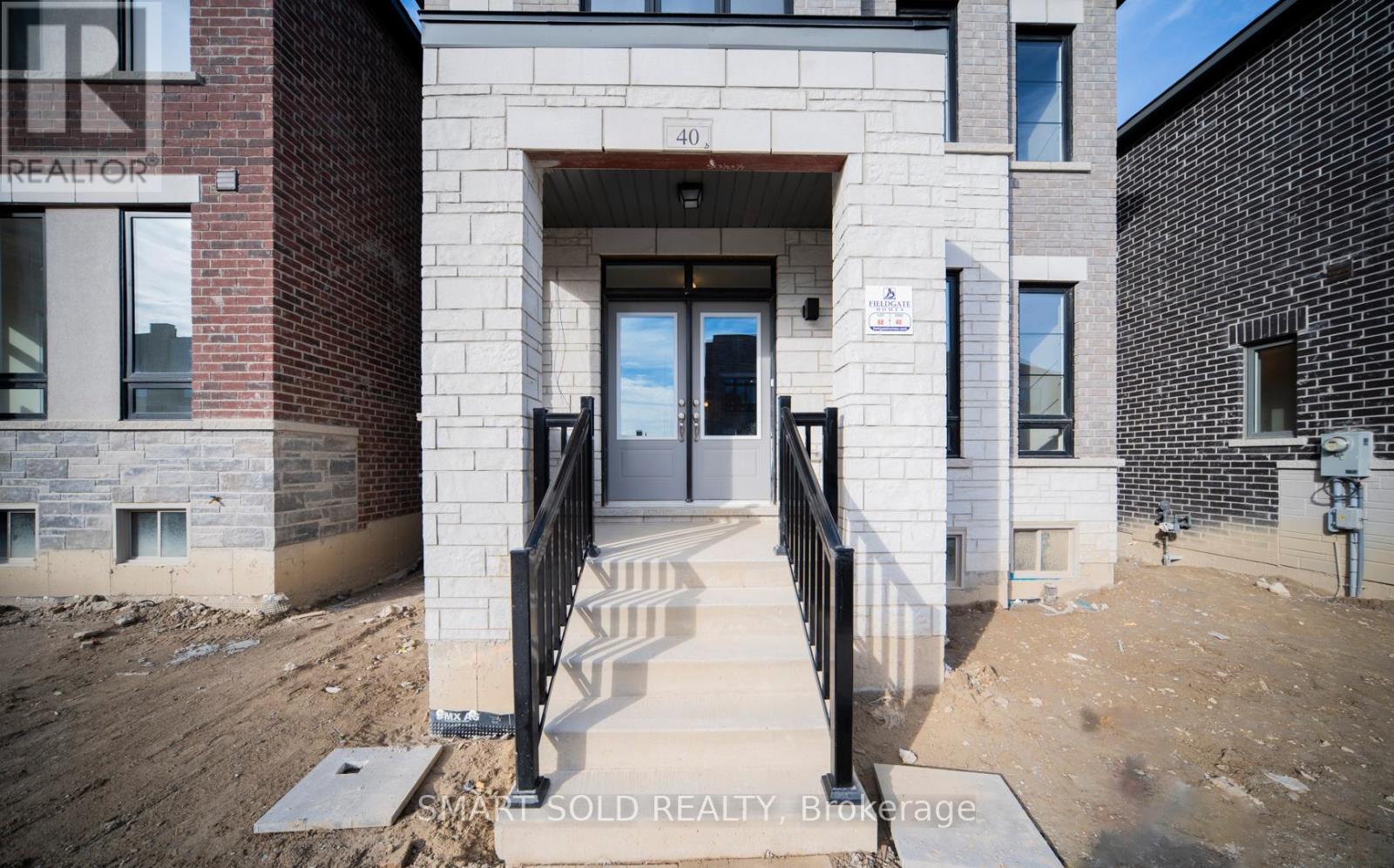 40 Mindanao Avenue, Markham, Ontario  L6C 3T5 - Photo 3 - N12641276