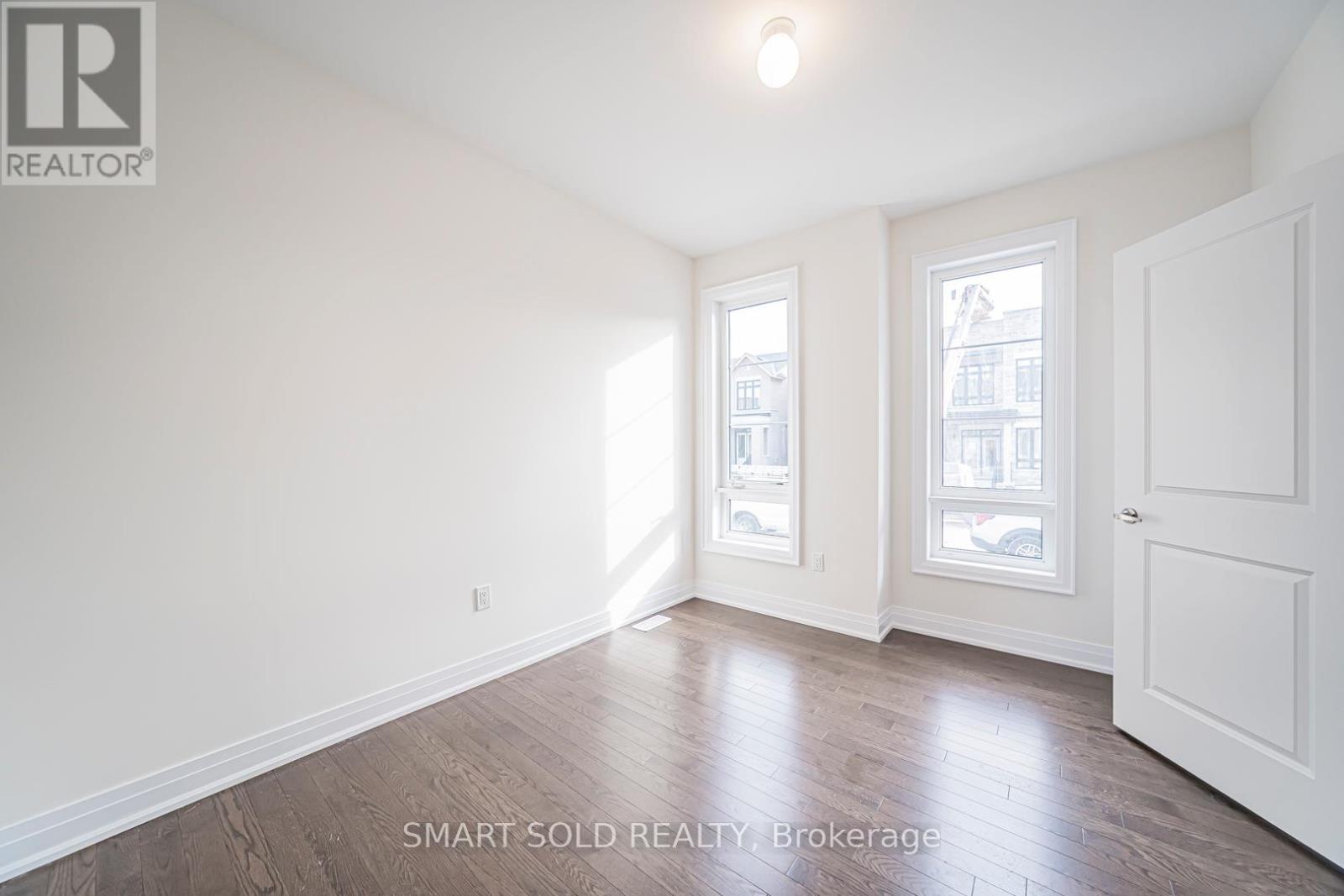 40 Mindanao Avenue, Markham, Ontario  L6C 3T5 - Photo 6 - N12641276