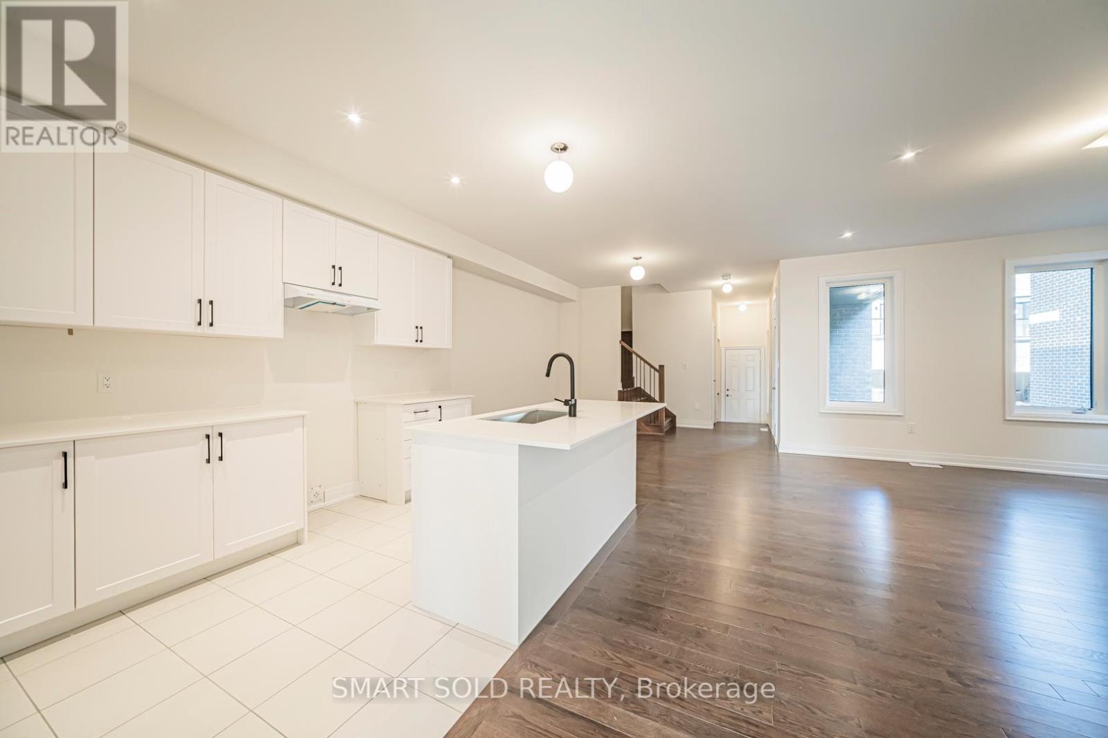 40 Mindanao Avenue, Markham, Ontario  L6C 3T5 - Photo 7 - N12641276