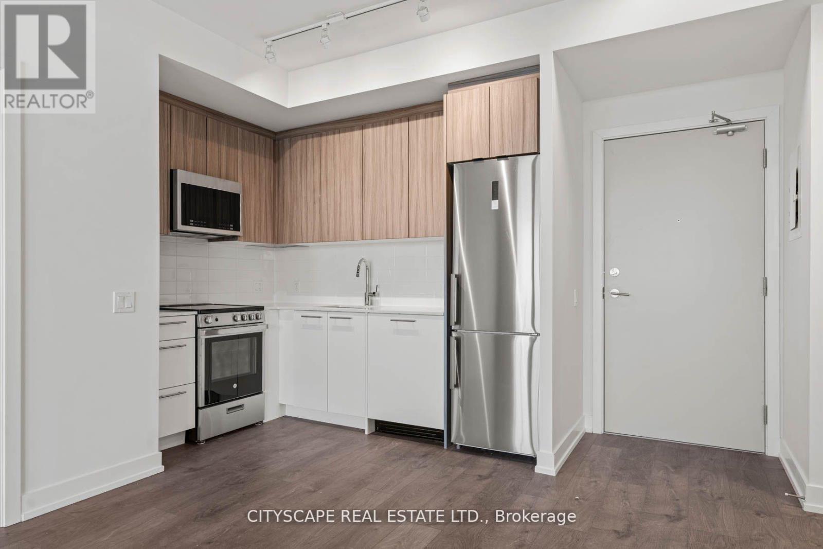 706 - 225 Veterans Drive, Brampton, Ontario  L7A 5L7 - Photo 3 - W12641238