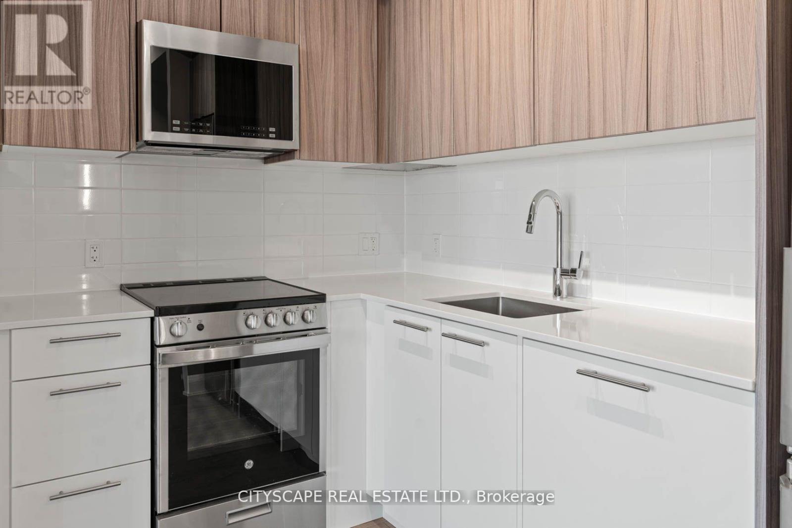 706 - 225 Veterans Drive, Brampton, Ontario  L7A 5L7 - Photo 6 - W12641238