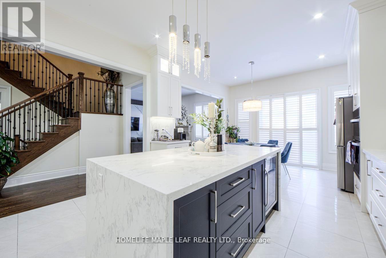 42 Foothills Crescent, Brampton, Ontario  L6P 4G9 - Photo 13 - W12641282