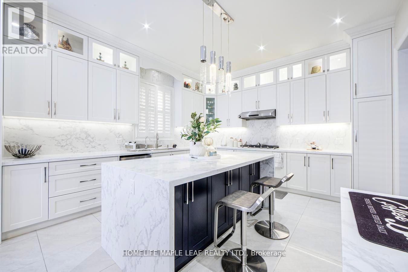 42 Foothills Crescent, Brampton, Ontario  L6P 4G9 - Photo 15 - W12641282