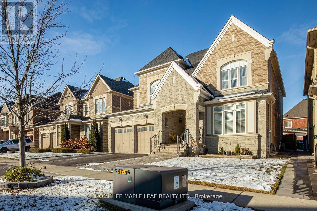 42 Foothills Crescent, Brampton, Ontario  L6P 4G9 - Photo 2 - W12641282