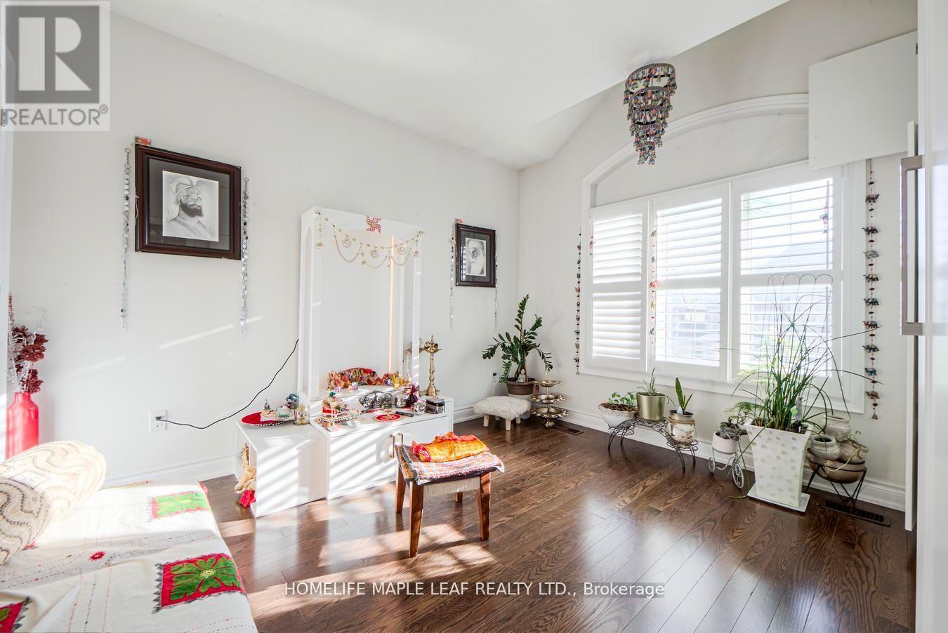 42 Foothills Crescent, Brampton, Ontario  L6P 4G9 - Photo 31 - W12641282