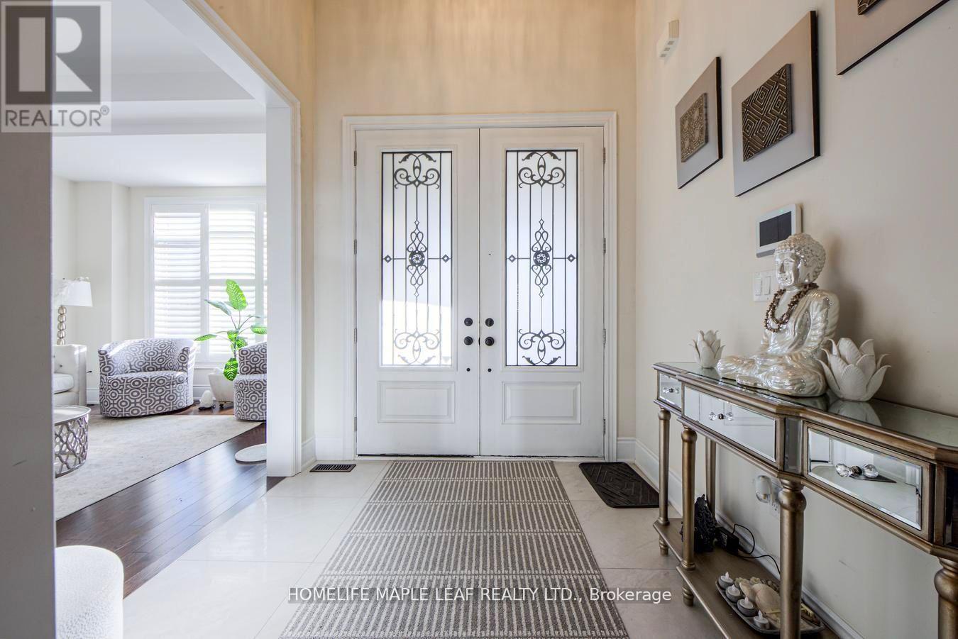 42 Foothills Crescent, Brampton, Ontario  L6P 4G9 - Photo 4 - W12641282