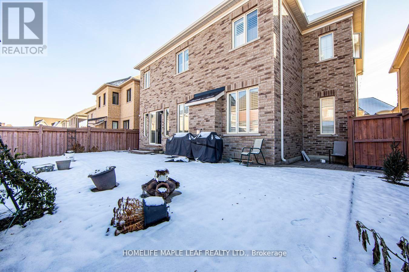 42 Foothills Crescent, Brampton, Ontario  L6P 4G9 - Photo 47 - W12641282