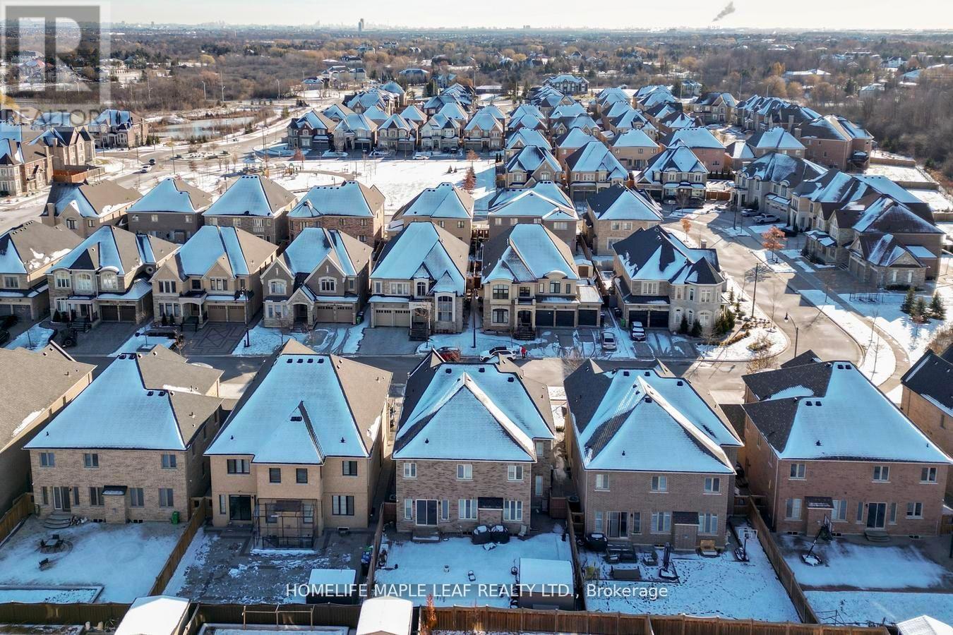 42 Foothills Crescent, Brampton, Ontario  L6P 4G9 - Photo 48 - W12641282