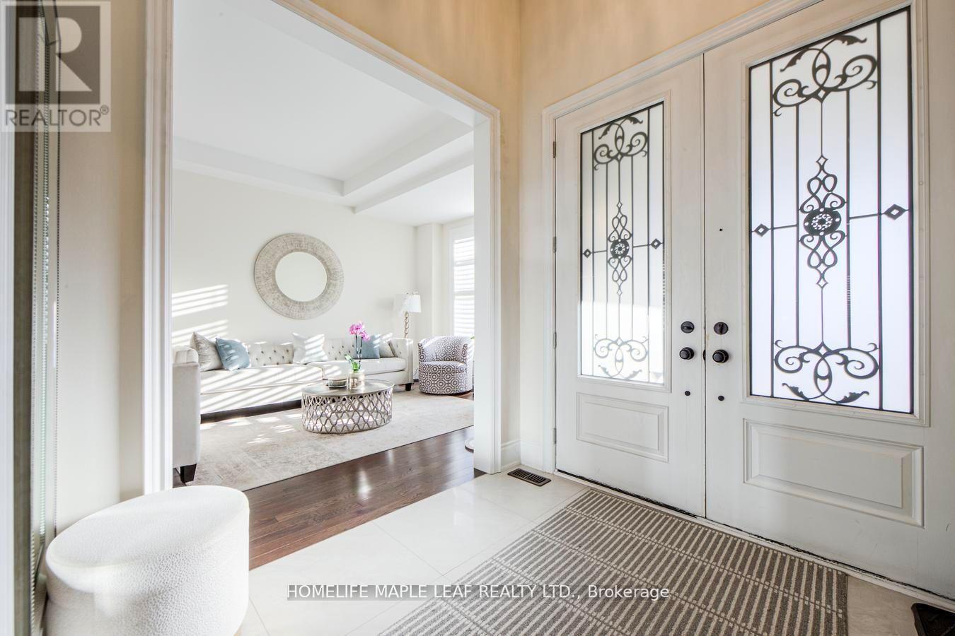 42 Foothills Crescent, Brampton, Ontario  L6P 4G9 - Photo 5 - W12641282