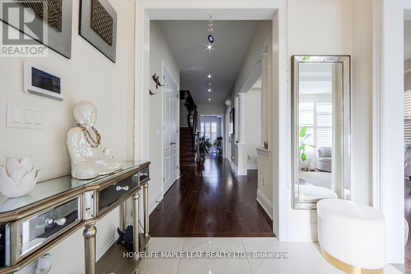 42 Foothills Crescent, Brampton, Ontario  L6P 4G9 - Photo 7 - W12641282