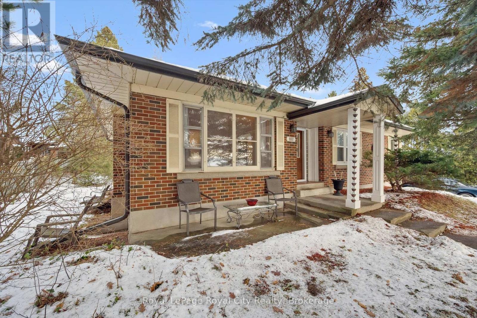 107 Westmount Road, Guelph, Ontario N1H 5J2 - Photo 6 - X12641352